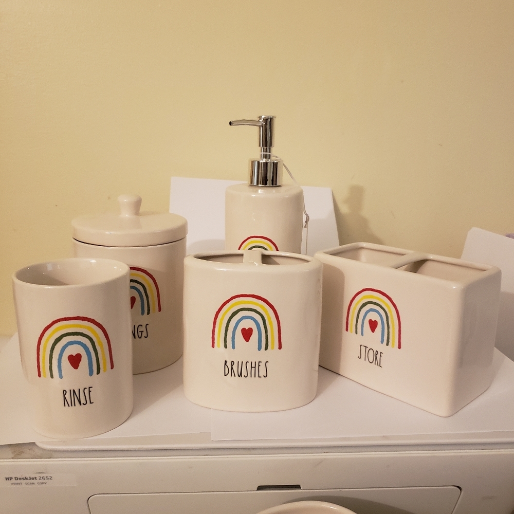 Raec Dunn Bathroom Accessories